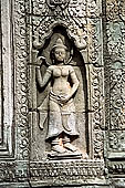 Banteay Kdei temple - threshold guardian bas-relief.